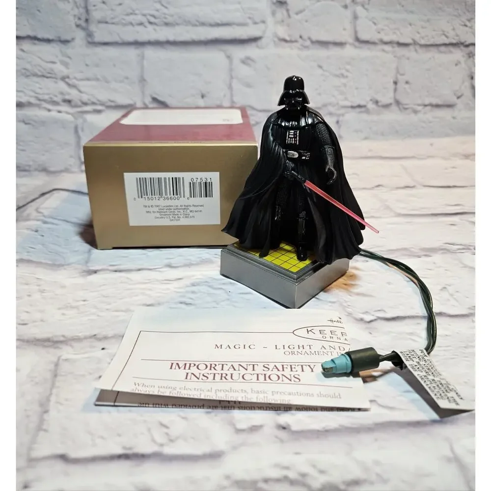 1997 Hallmark Star Wars Darth Vader Magic Light Voice Ornament QXI7531 Box VTG